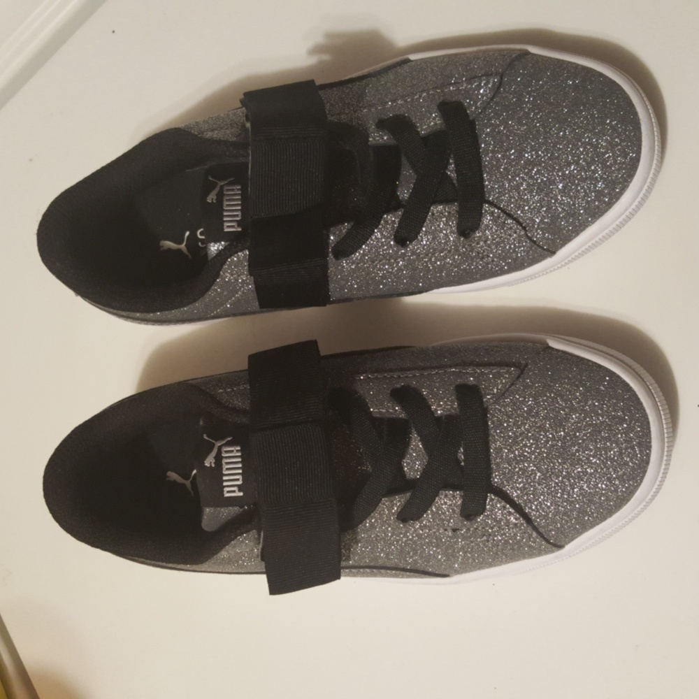 PUMA Vikky 2 Glitter Bow Tie Slip On Velcro  Sneakers